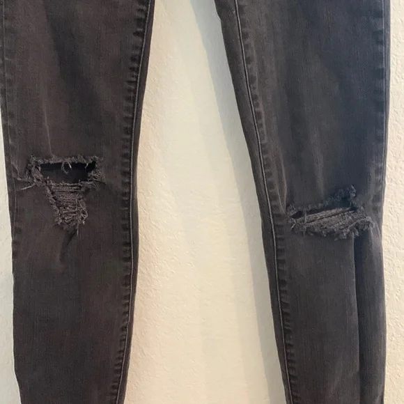 Black Madewell Distressed High-Rise Skinny Jeans Raw Hem - Picture 6 of 9